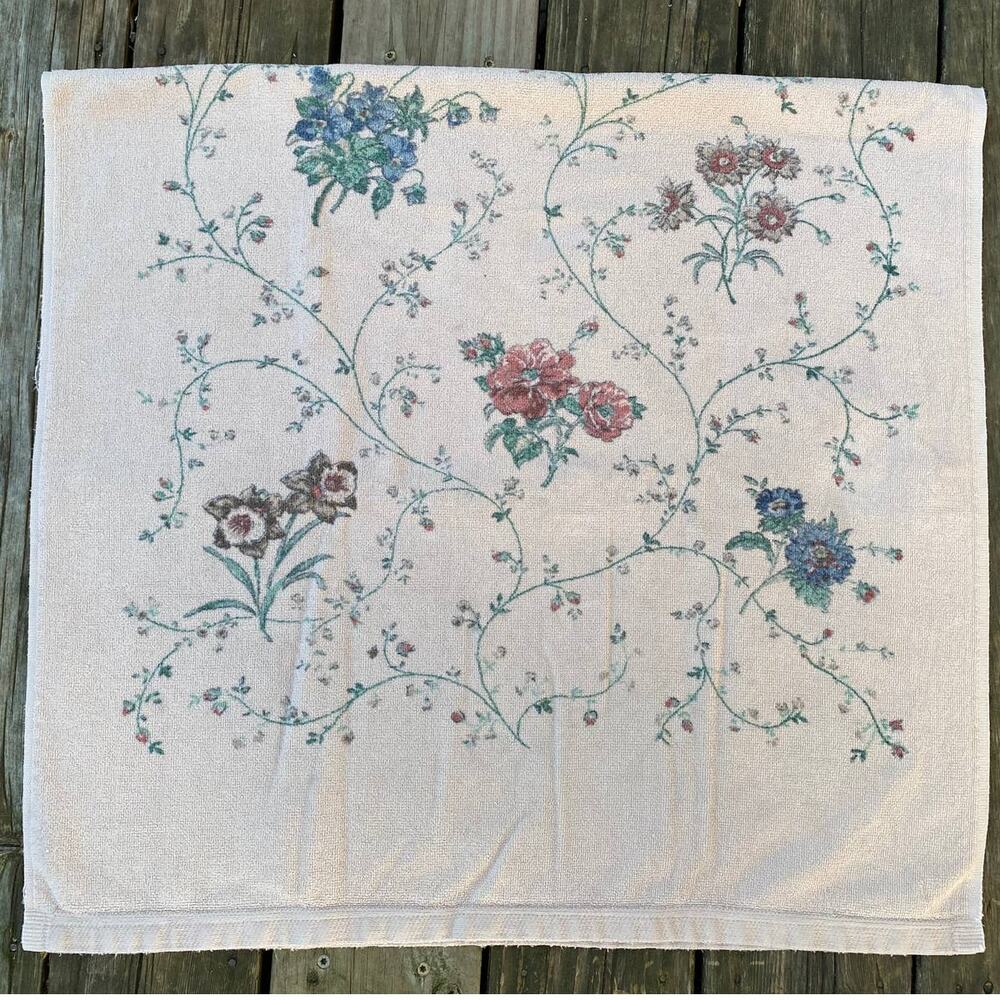 bath towel Vintage 1980s floral